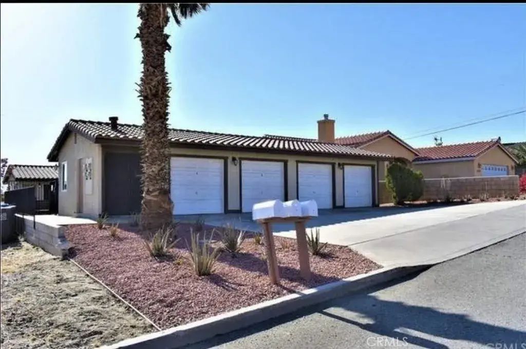 12585 Maui, Desert Hot Springs