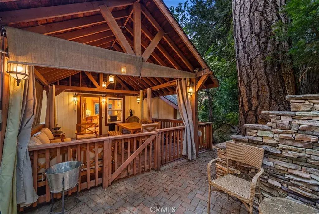 24599 Geneva, Crestline