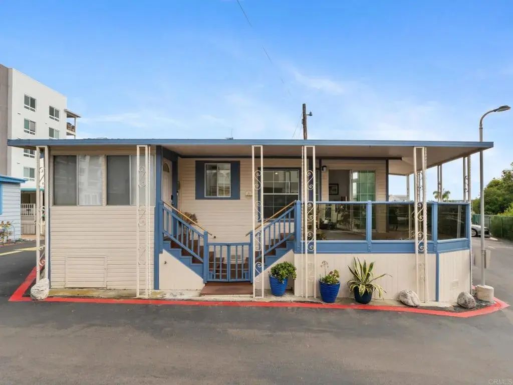 900 N Cleveland St 94, Oceanside