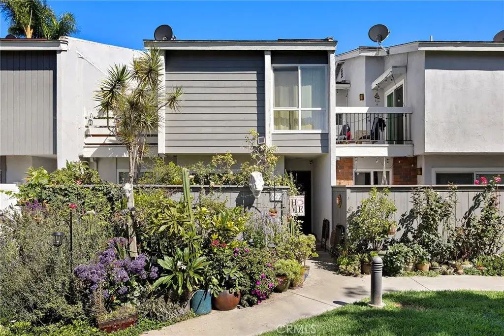 622 Whitney Way, Costa Mesa