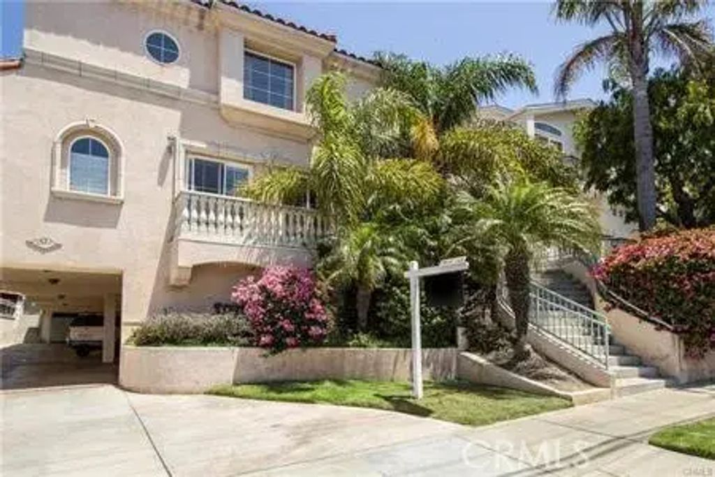 1521 Artesia, Manhattan Beach