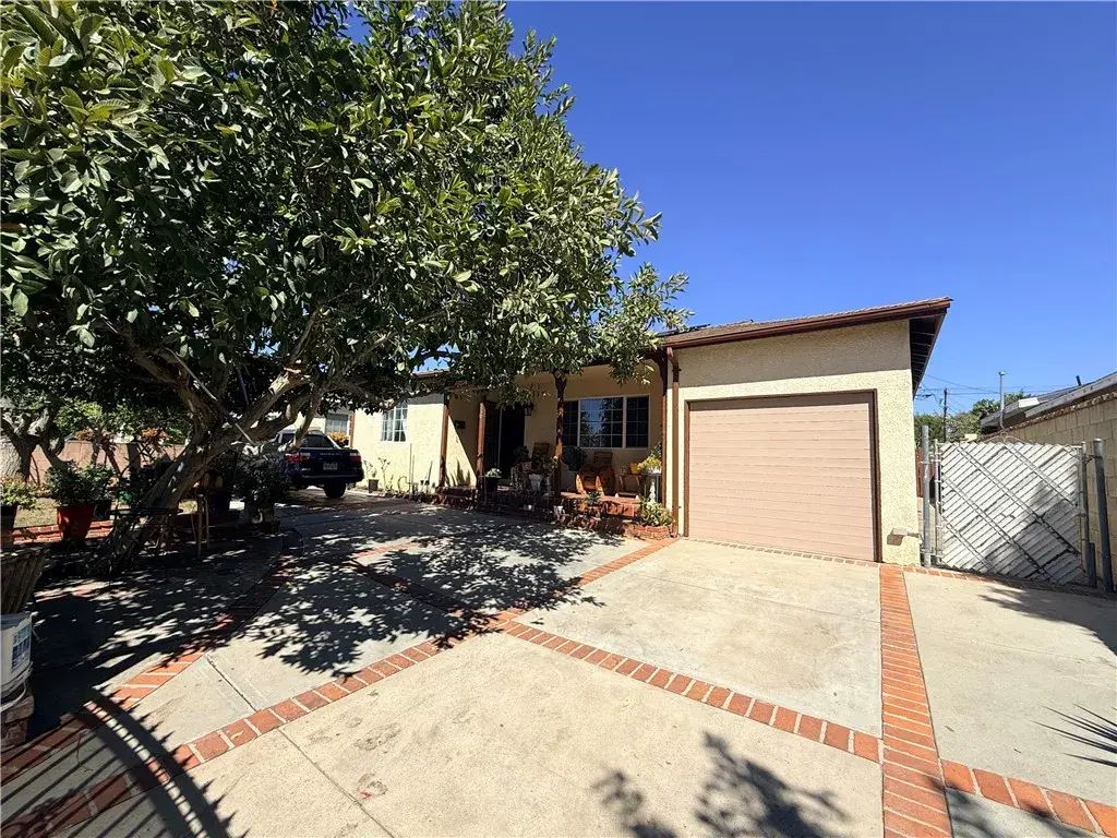 10416 Cayuga, Pacoima