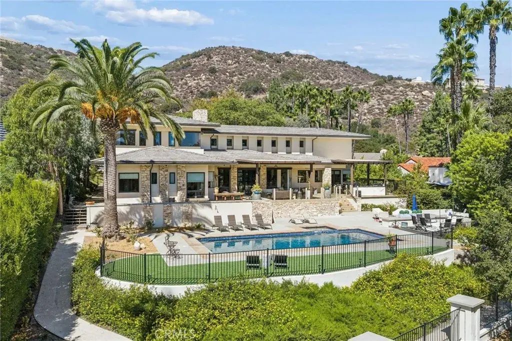 38144 Silver Fox Court, Murrieta