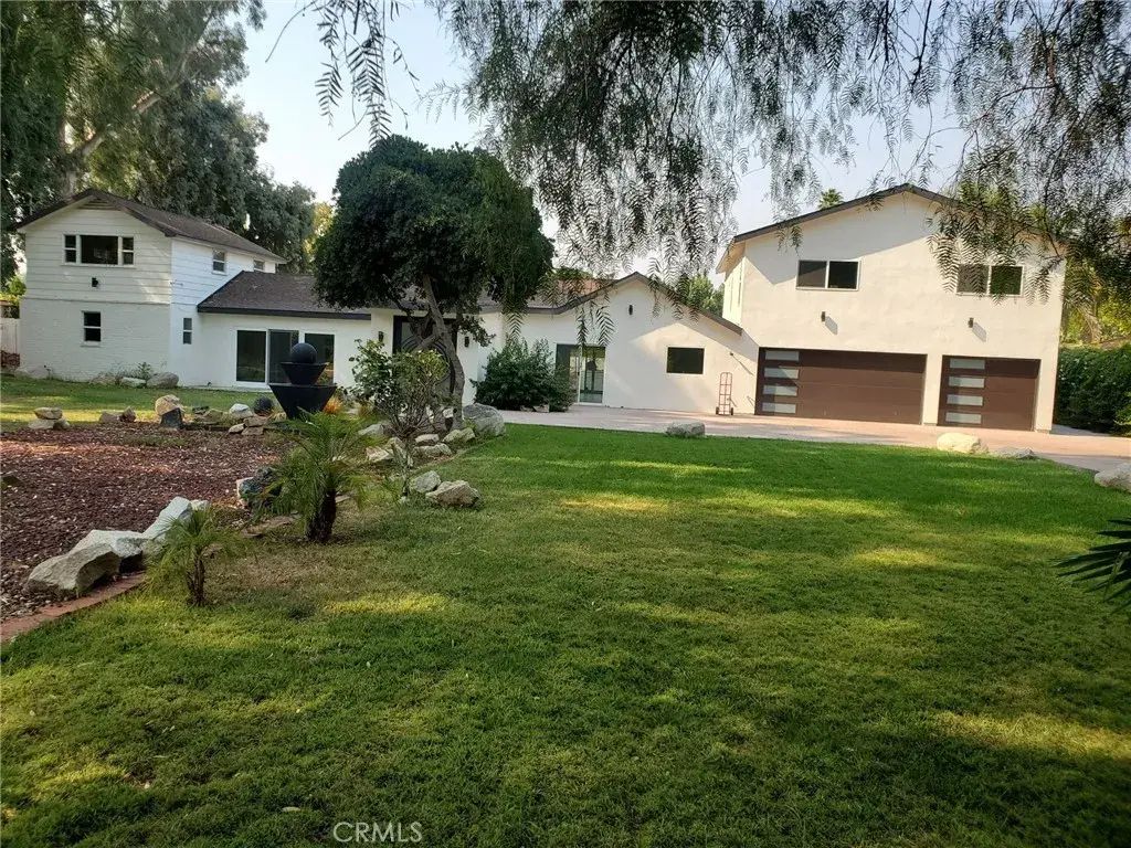 23041 Erwin, Woodland Hills