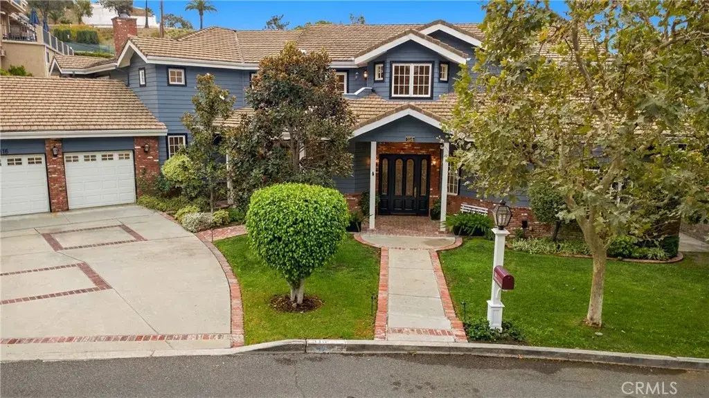 116 Country Club, Burbank