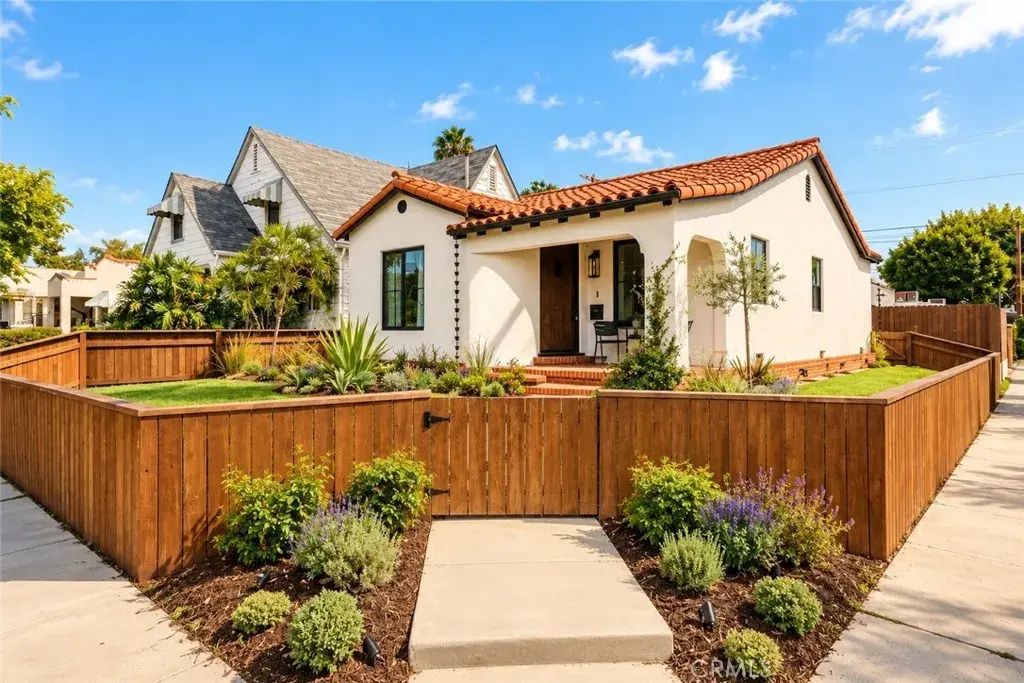 3300 Thelma, Los Angeles