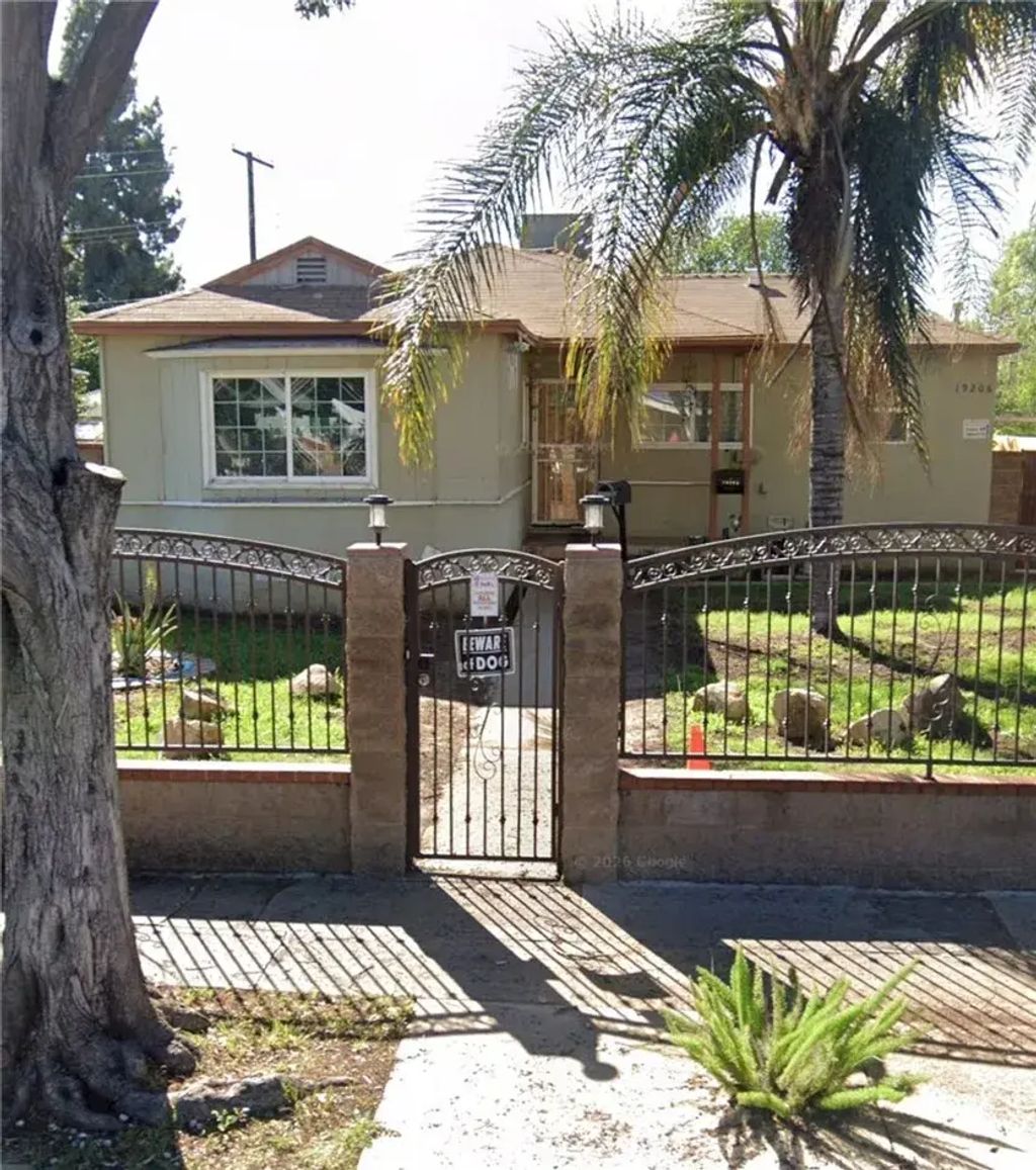 19204 Vanowen, Reseda