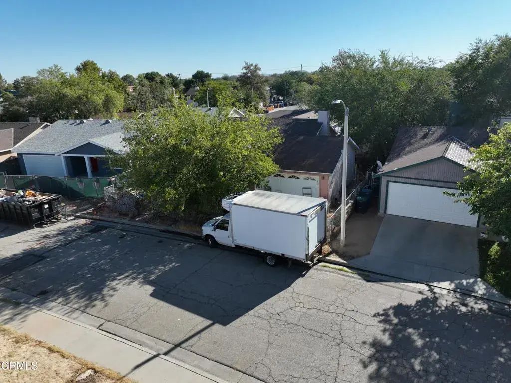 44118 Parkview Lane, Lancaster