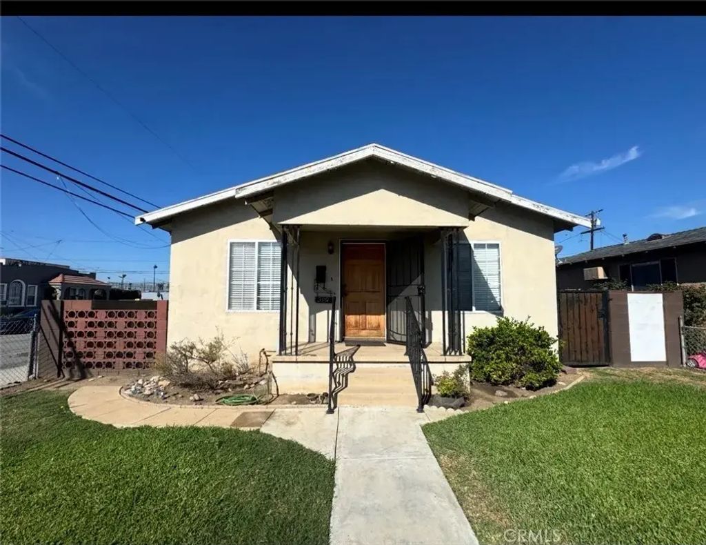399 Amalia, East Los Angeles