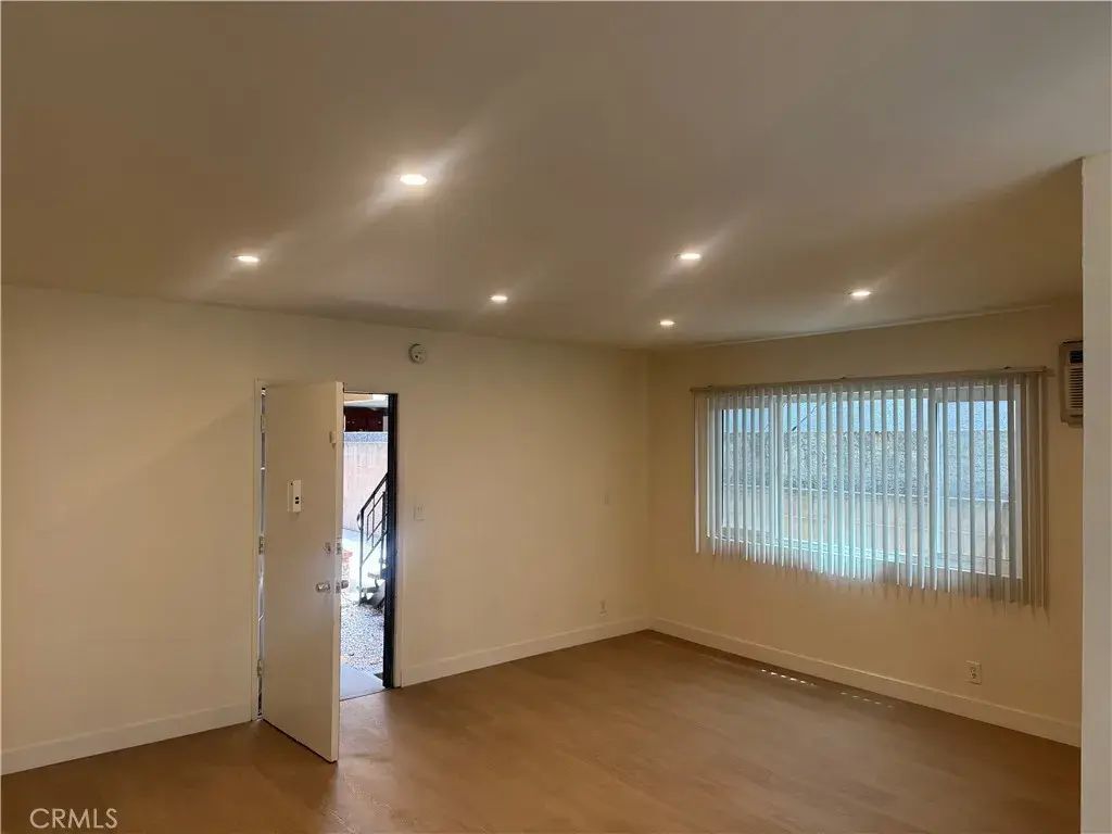 943 N Louise St. 5, Glendale