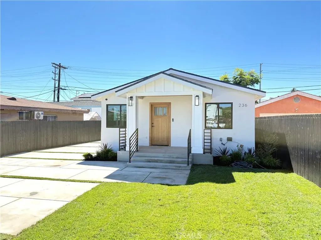 236 E E 99th, Los Angeles