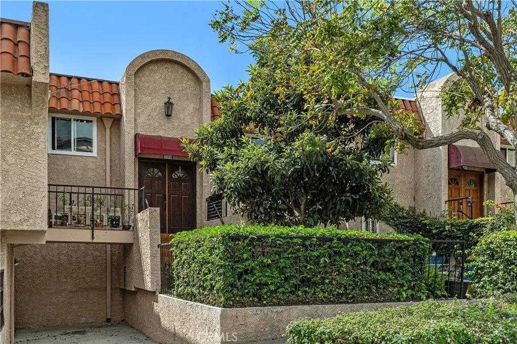 2504 Skyline Drive, Signal Hill