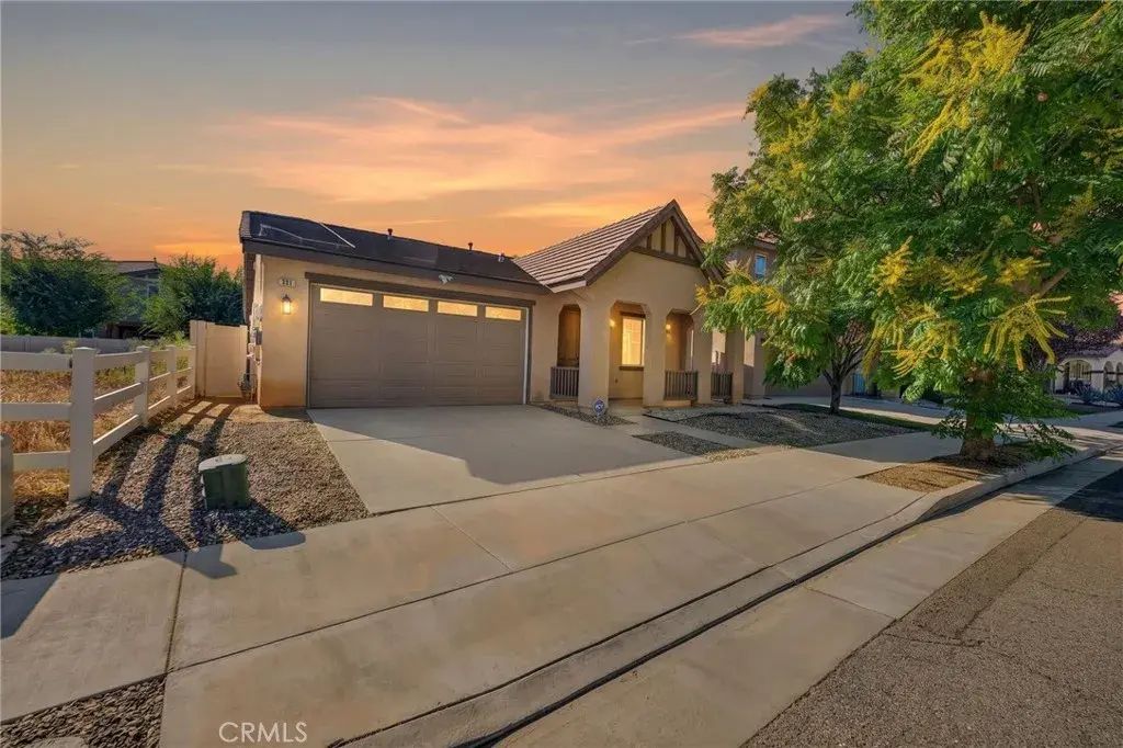 868 White Pepper, Hemet