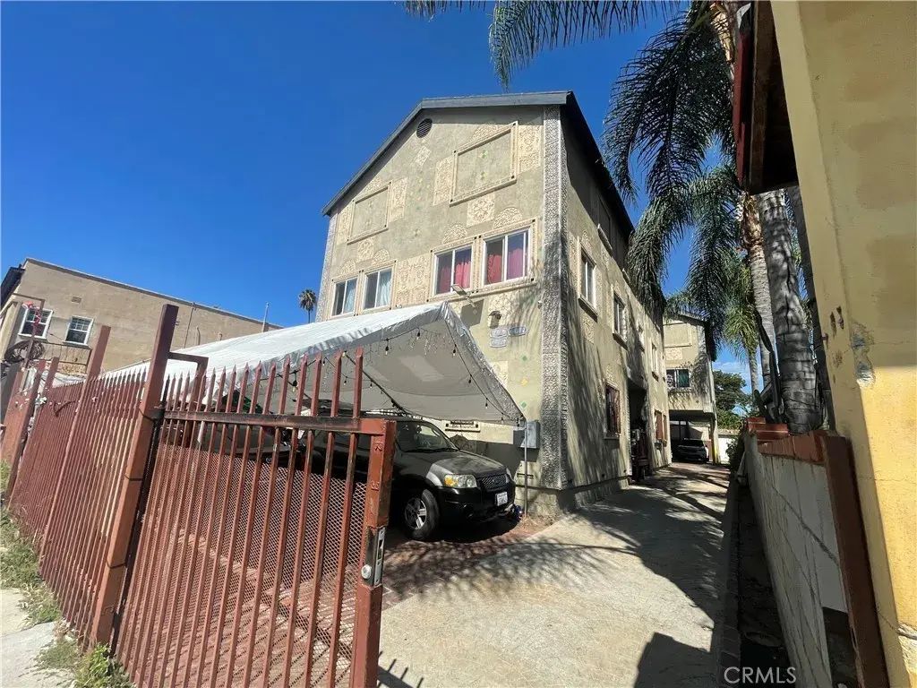 443 W 49th, Los Angeles