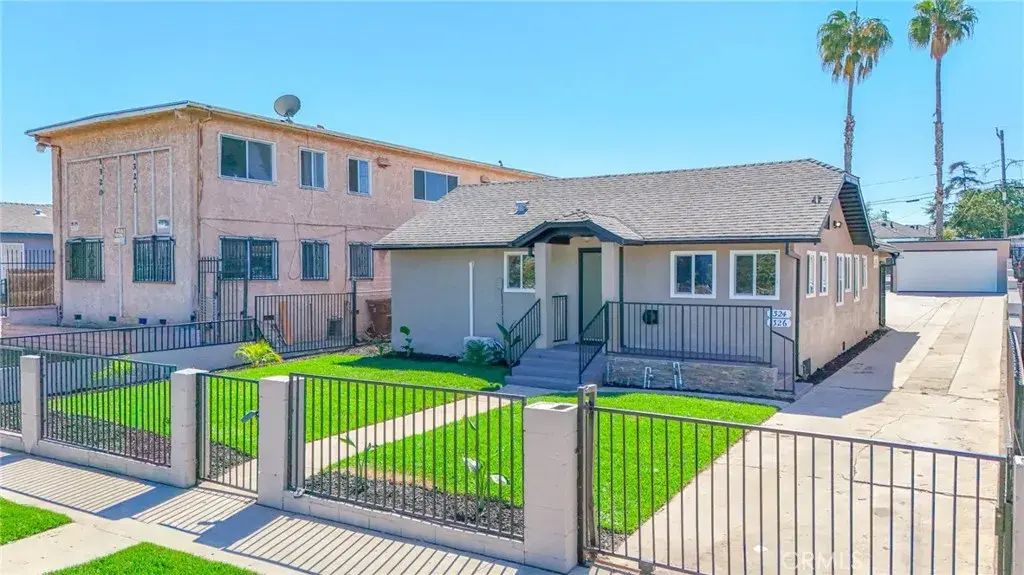 1324 W 106th, Los Angeles