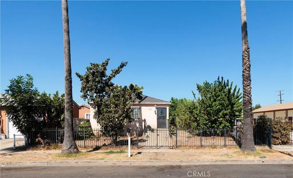 2069 Lewis, Long Beach