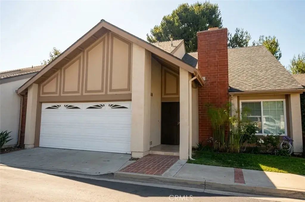 8 Monarch, Irvine