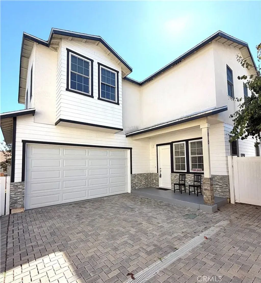 1810 Pomona, Costa Mesa