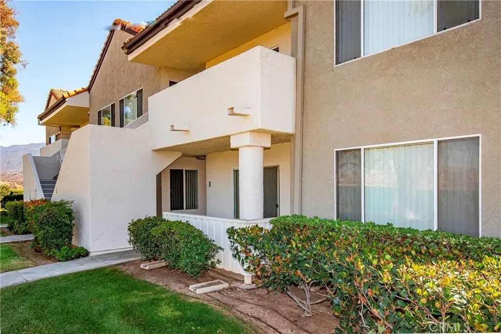 21309 Eucalyptus Way 101, Newhall