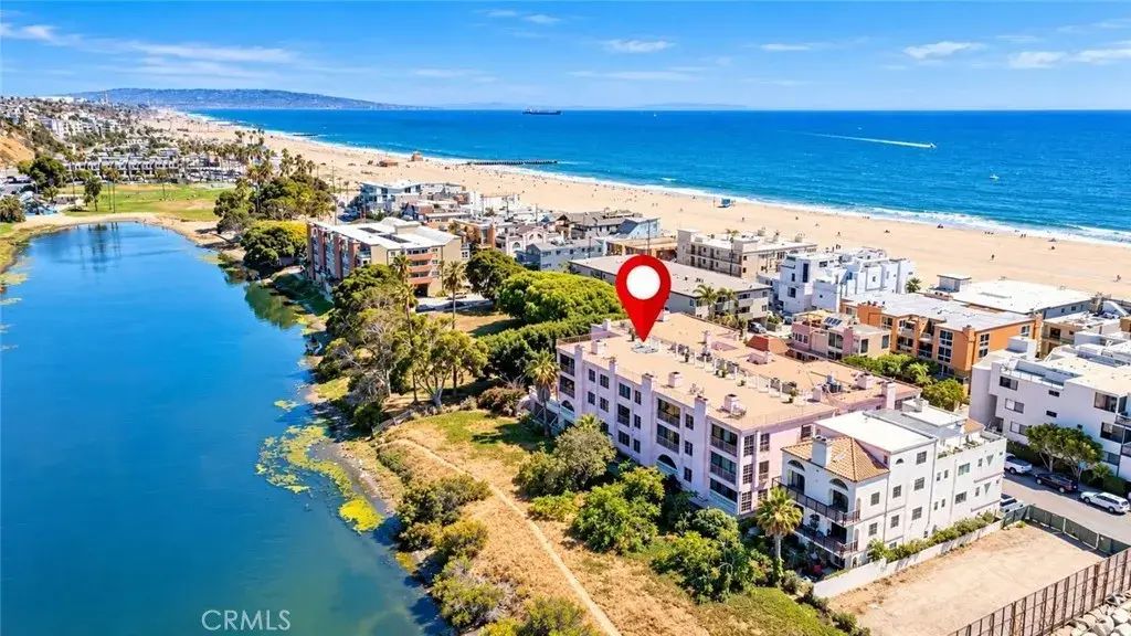 6220 Pacific Avenue 104, Playa Del Rey