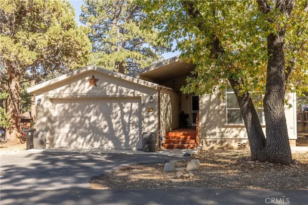 775 Riverside Avenue, Sugarloaf