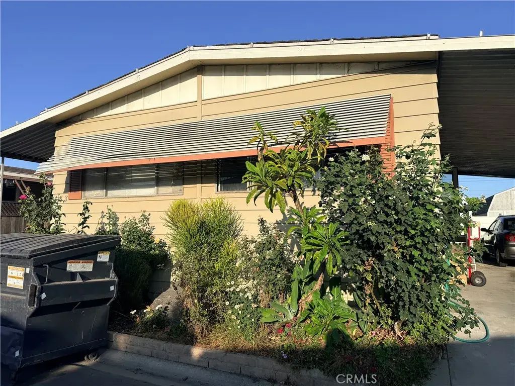 3595 Santa Fe, Long Beach