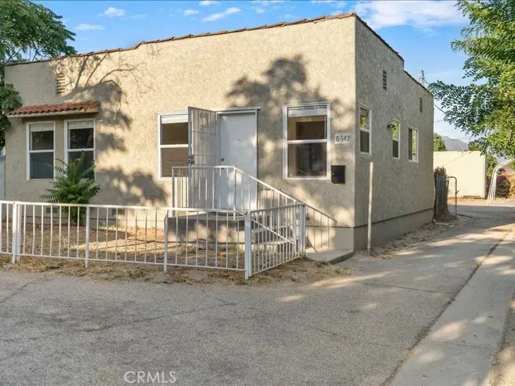 6642 Vineland Avenue, North Hollywood