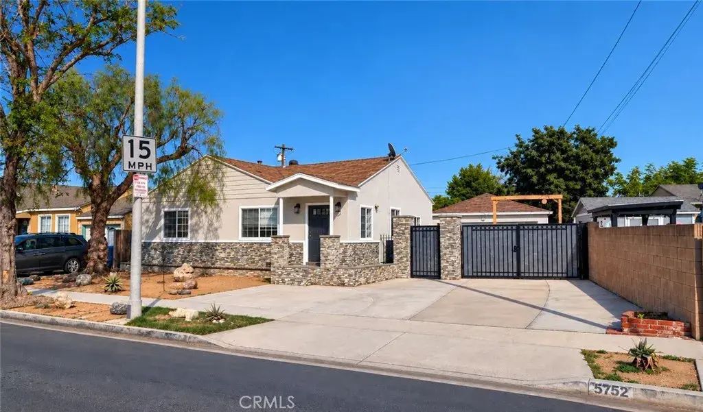 5752 Chestnut, Long Beach
