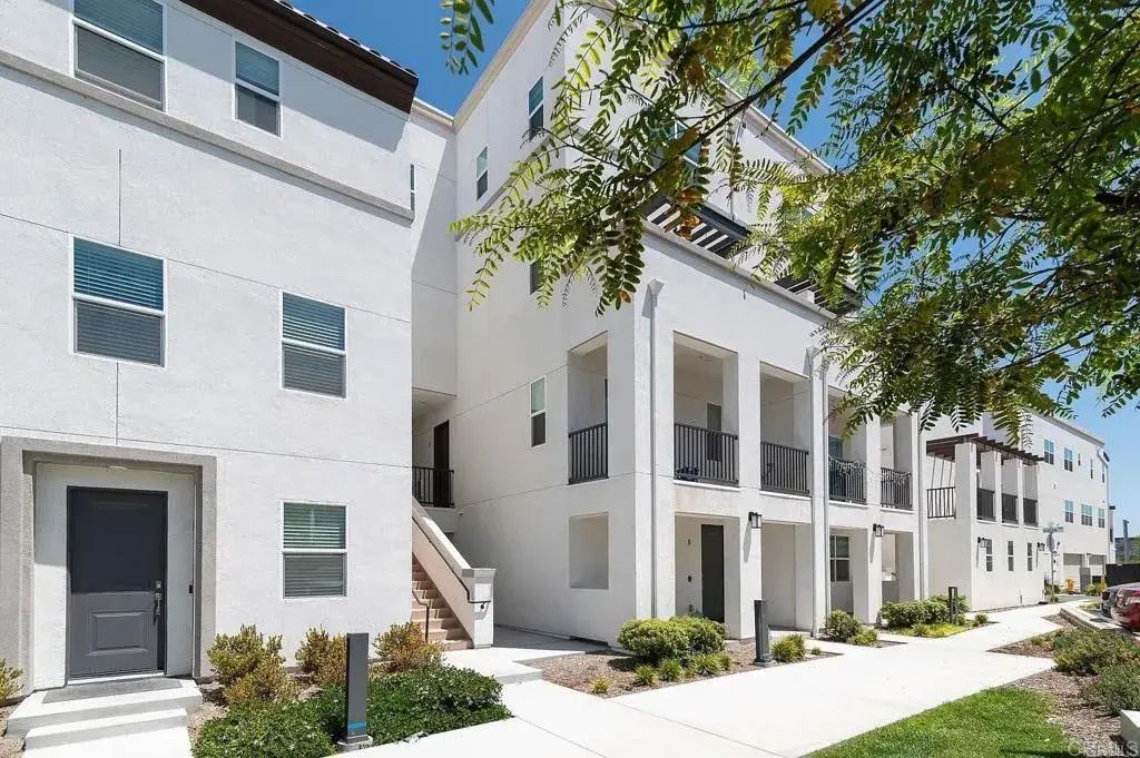 2015 Mindoro Lane 4, Chula Vista