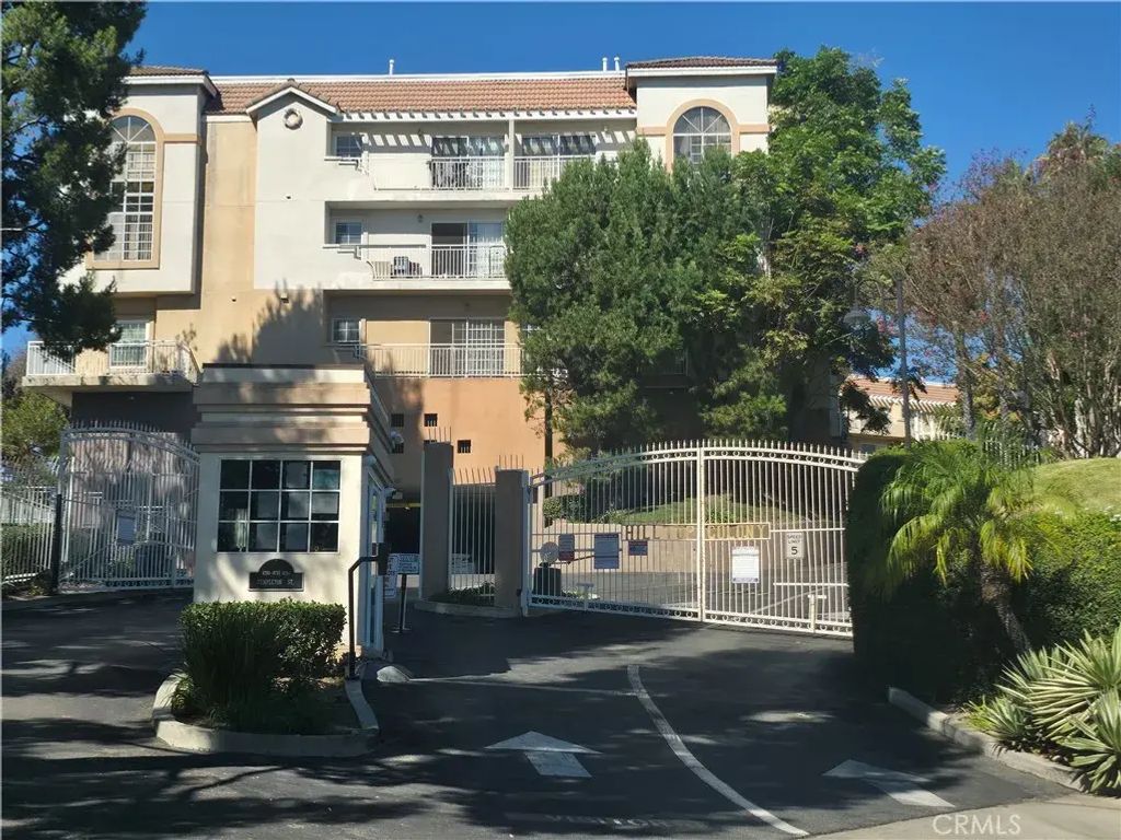 4760 Templeton 3204, Los Angeles