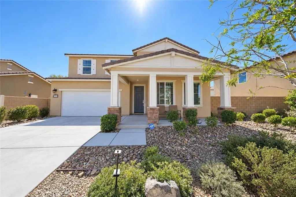 12457 Pinos Verde Lane, Victorville