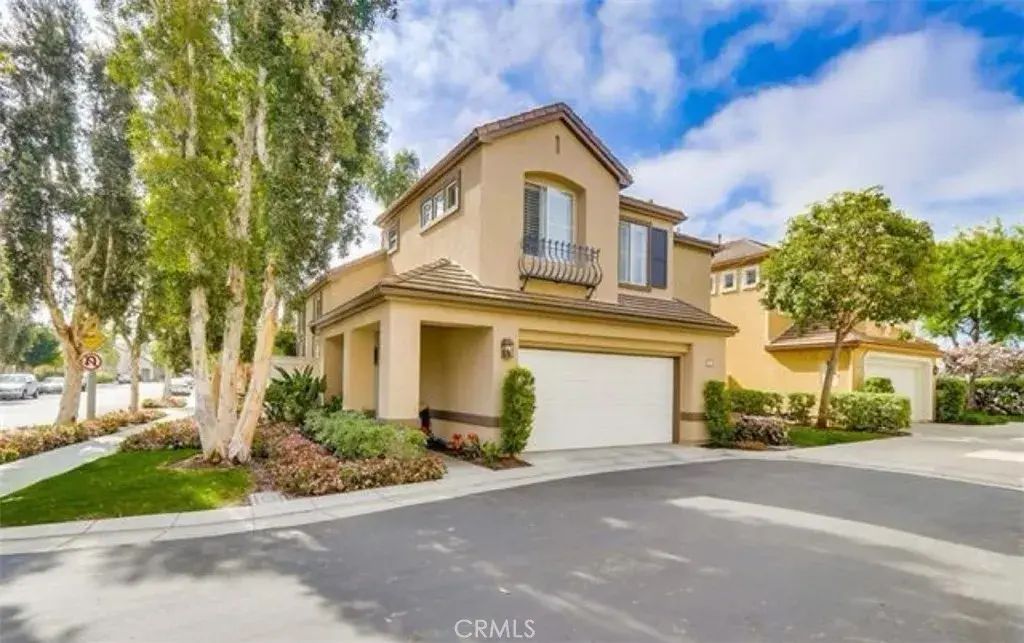 24 Del Trevi, Irvine