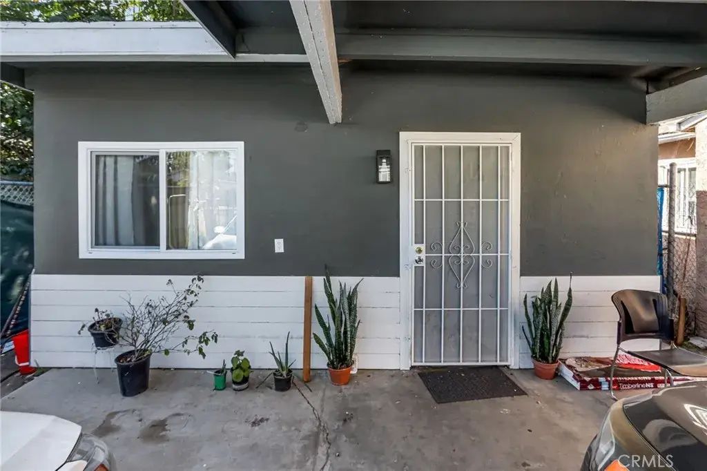 2110 E Hatchway, Compton