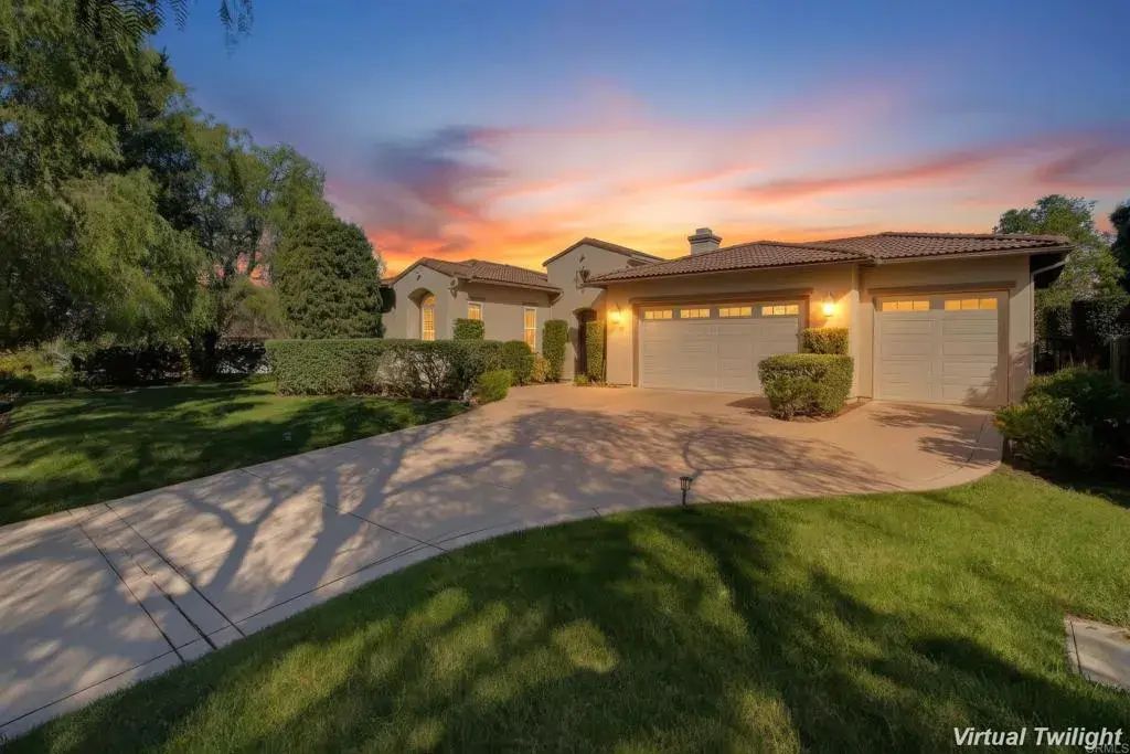 1645 Loch Ness Drive, Fallbrook