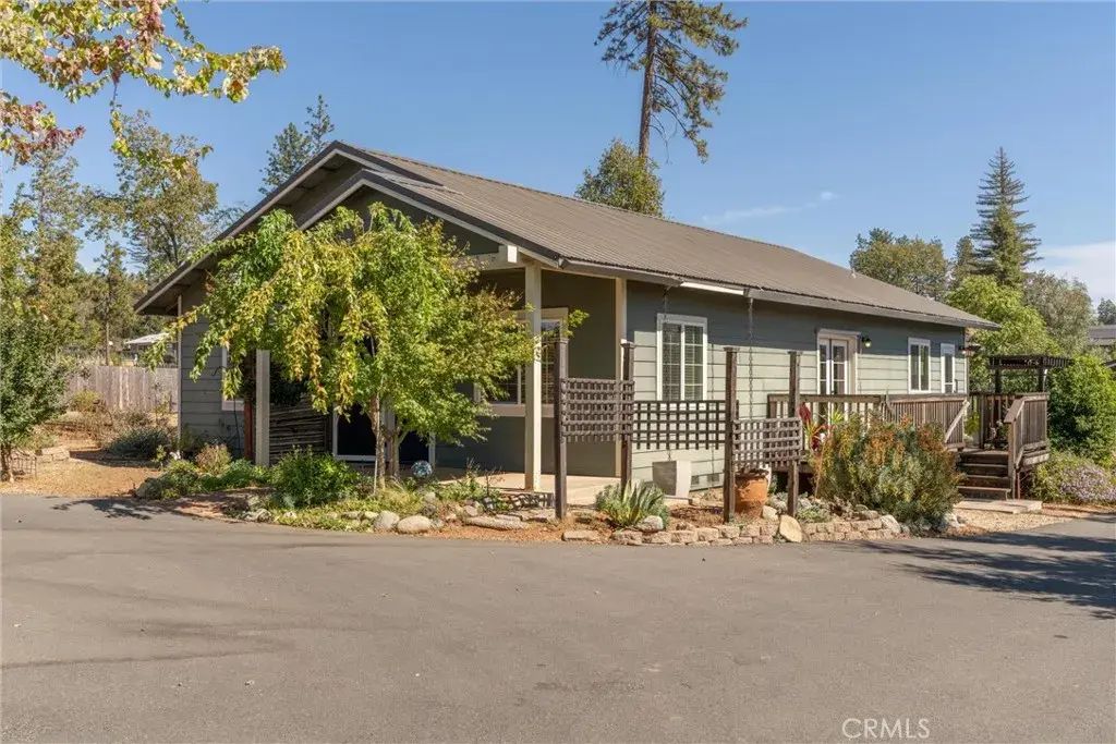 5738 Copeland, Paradise