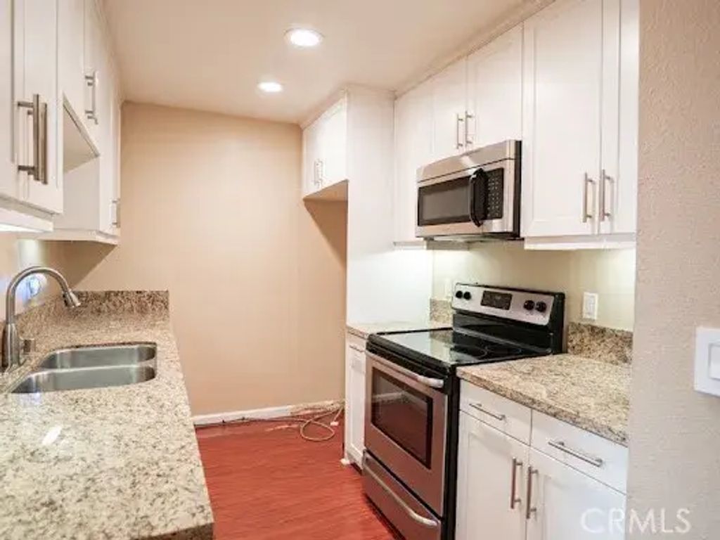 3565 Linden, Long Beach