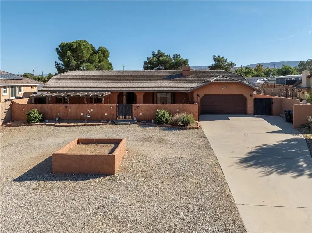 4698 Quartz Hill Road, Lancaster