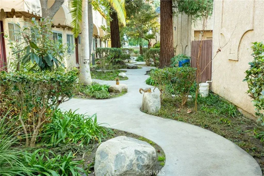 17135 Roscoe Boulevard 7, Northridge