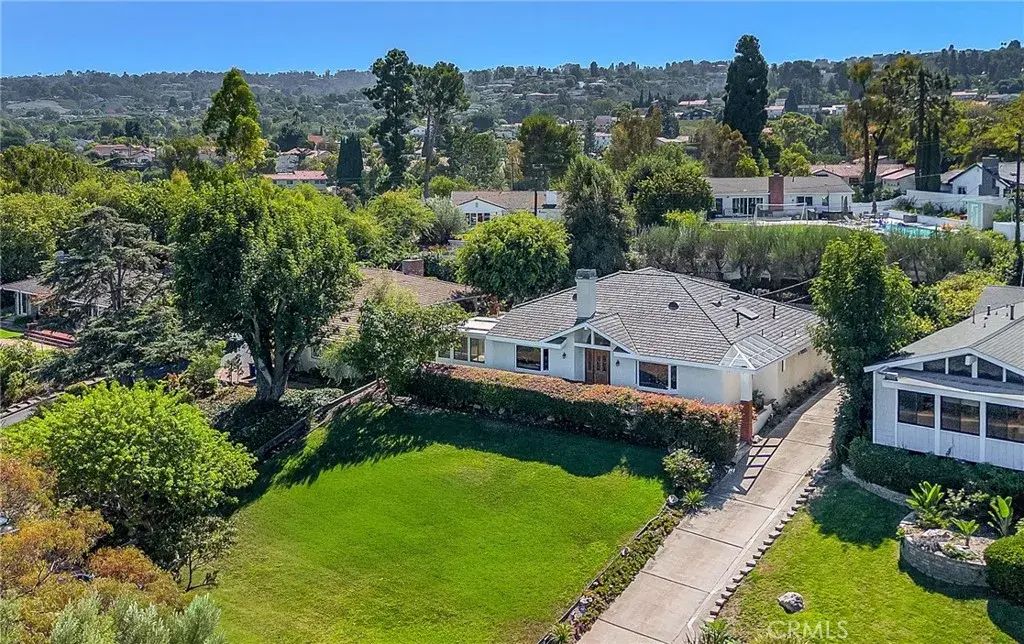 10 Palos Verdes Lane, Palos Verdes Peninsula