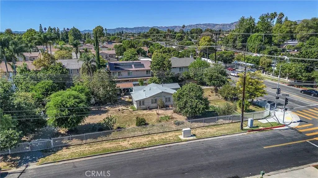 19504 Saticoy, Reseda