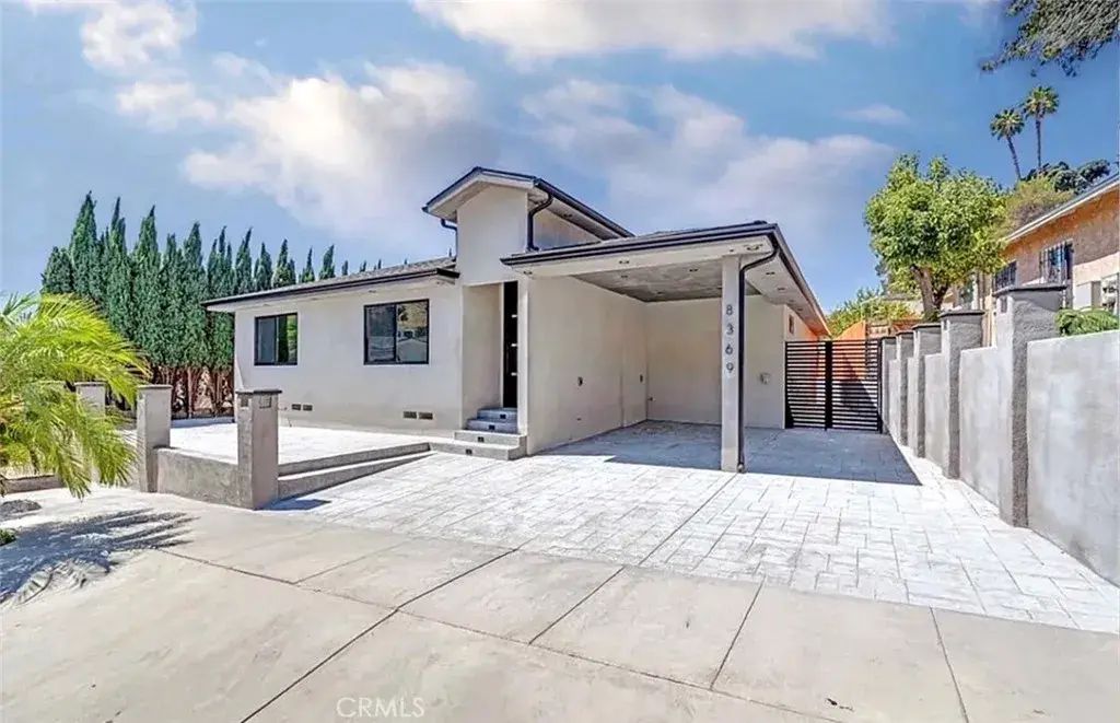 8369 Vine Valley, Los Angeles