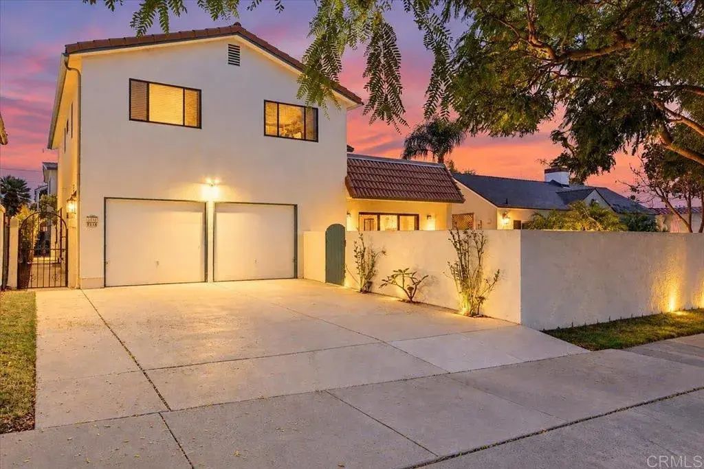 351 G Avenue, Coronado