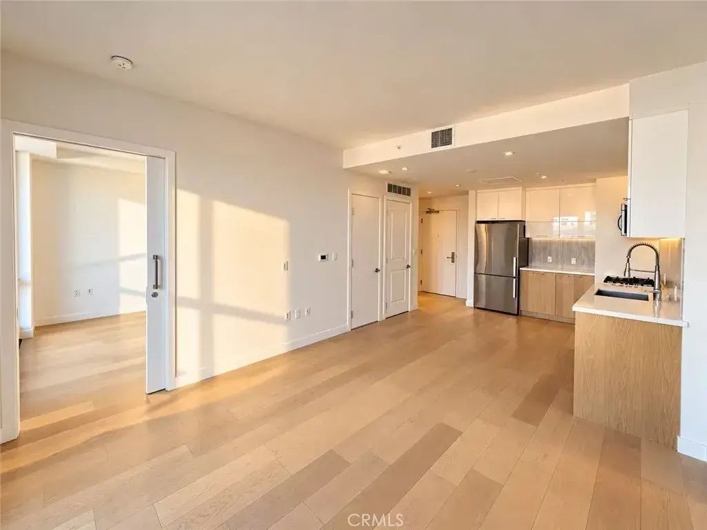 400 S Broadway 1304, Los Angeles