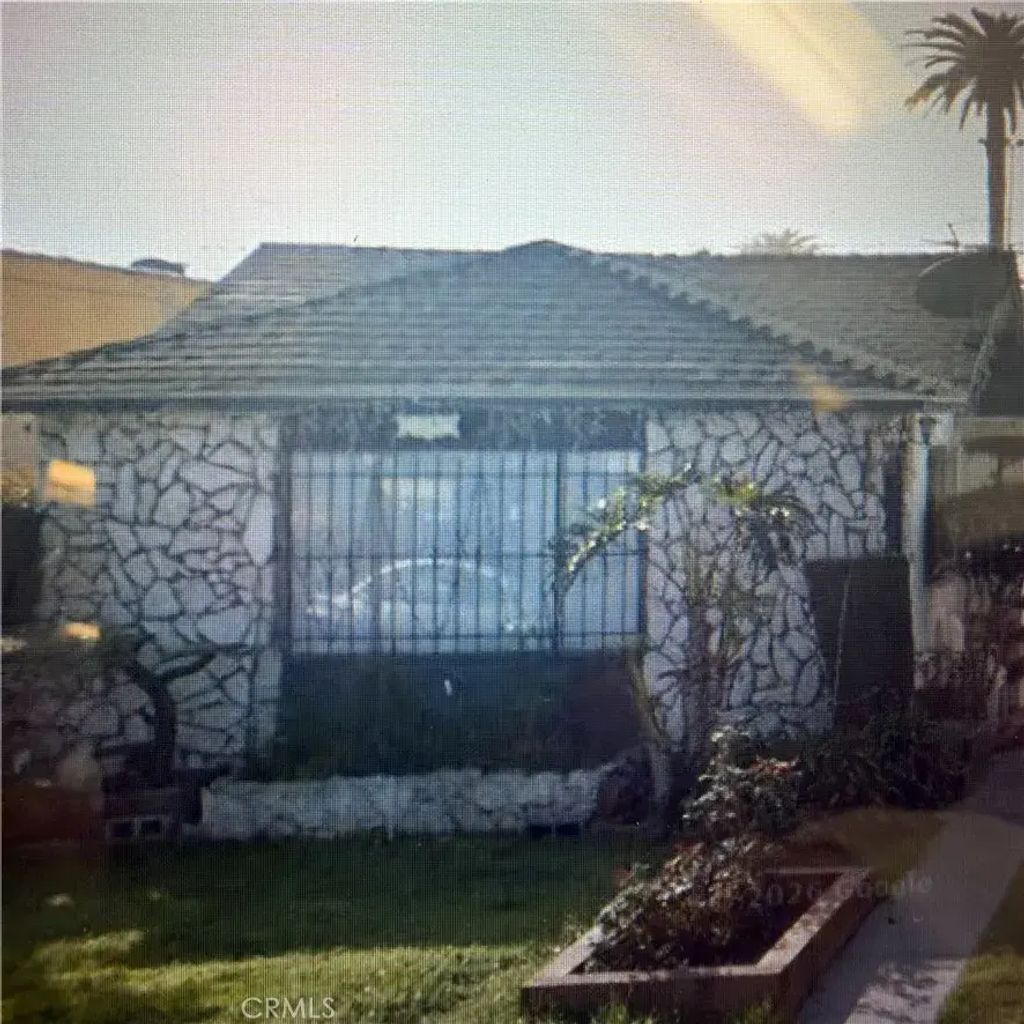 1634 W 60th, Los Angeles
