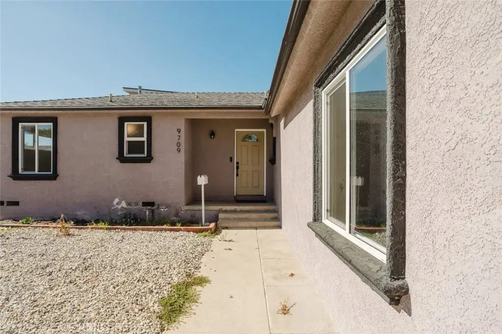 9709 Willis Avenue, North Hills
