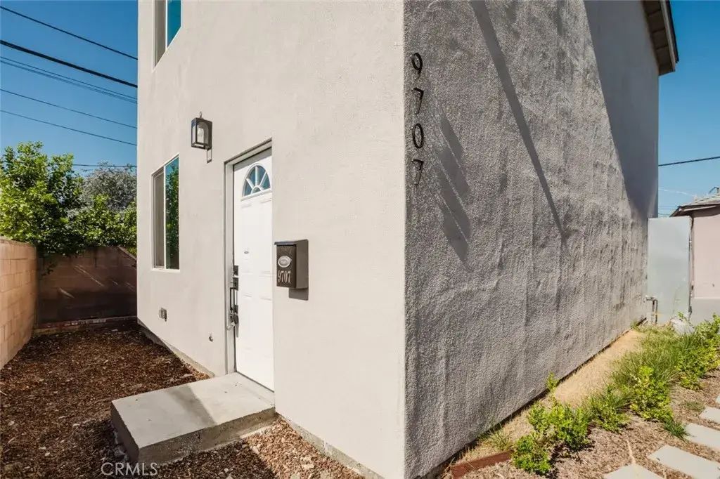 9707 Willis Avenue, North Hills