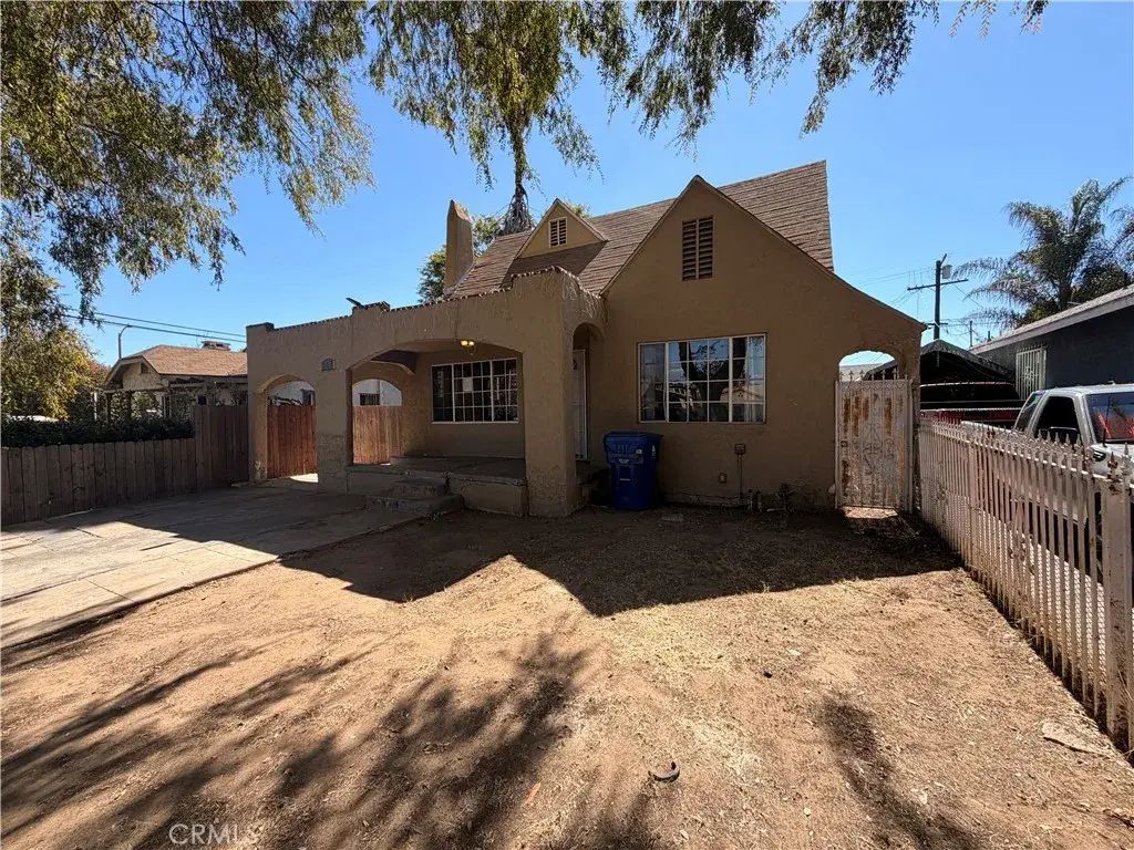 604 W 105th, Los Angeles