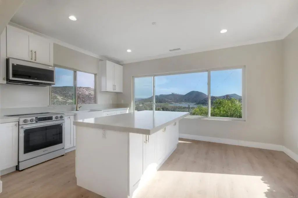 20227 Ash Lane, Escondido