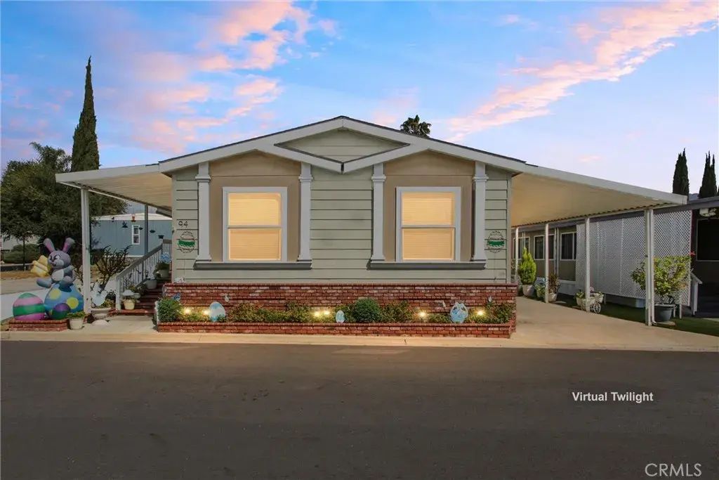 2755 W Arrow 94, La Verne