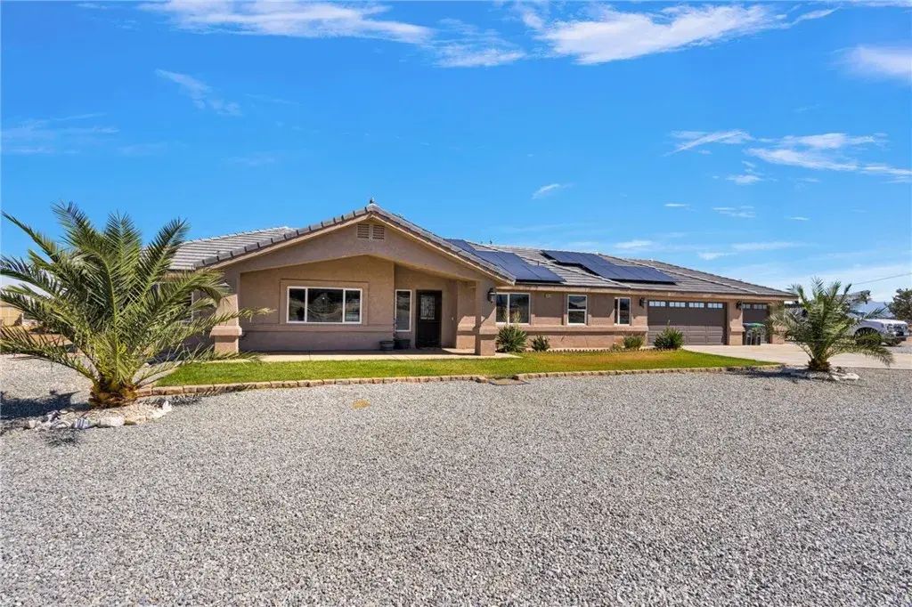 10529 Trinidad, Phelan